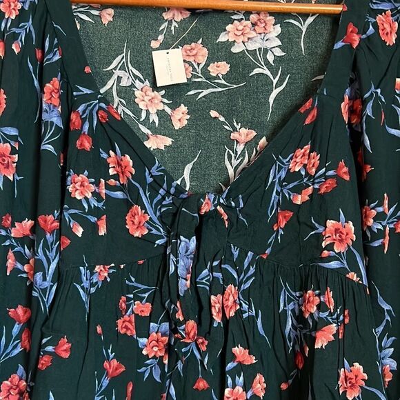 NWT! American eagle‎ long sleeve floral top. Size large - Picture 2 of 9